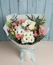 Букет цветов из:  Розы, Лизиантусы и Хризантемы в Тайге