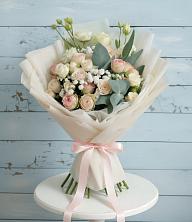Букет цветов из:  Розы и Лизиантусы в Тайге