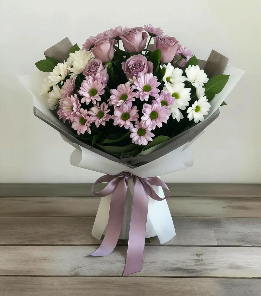 Букет цветов из: Хризантемы и Розы в Тайге