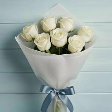 Букет 7 Белых роз Эдлесс Лав в Тайге