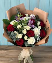 Букет цветов из:  Розы и Альстромерии в Тайге