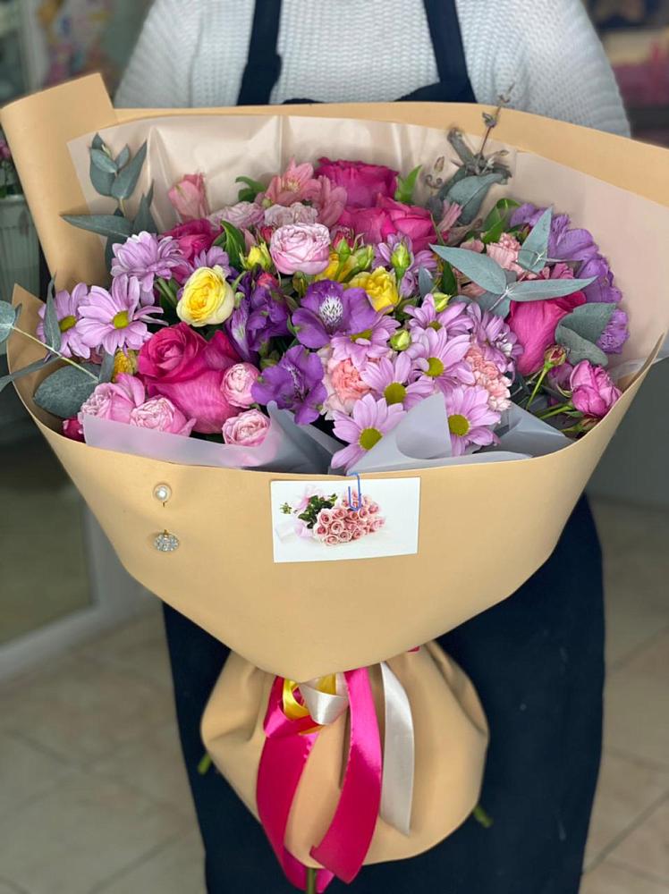 Букет цветов из: Хризантемы, Гвоздики и Альстромерии в Тайге