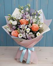 Букет цветов из:  Лизиантусы, Розы, Альстромерии и Гипсофила в Тайге