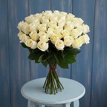 Букет 51 Белая роза Эдлесс Лав в Тайге