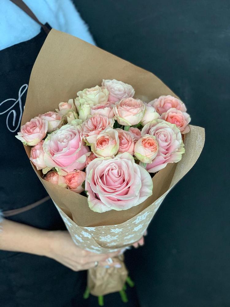 Букет цветов из: Хризантемы и Розы в Тайге