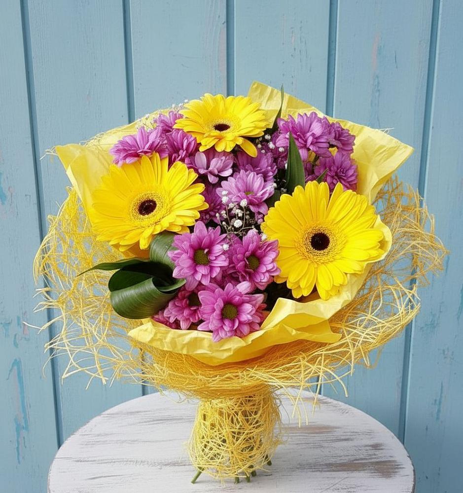 Букет цветов из: Хризантемы и Герберы в Тайге
