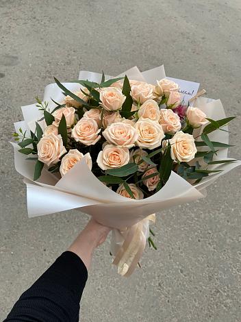 Букет Кремовые розы Латте в Тайге