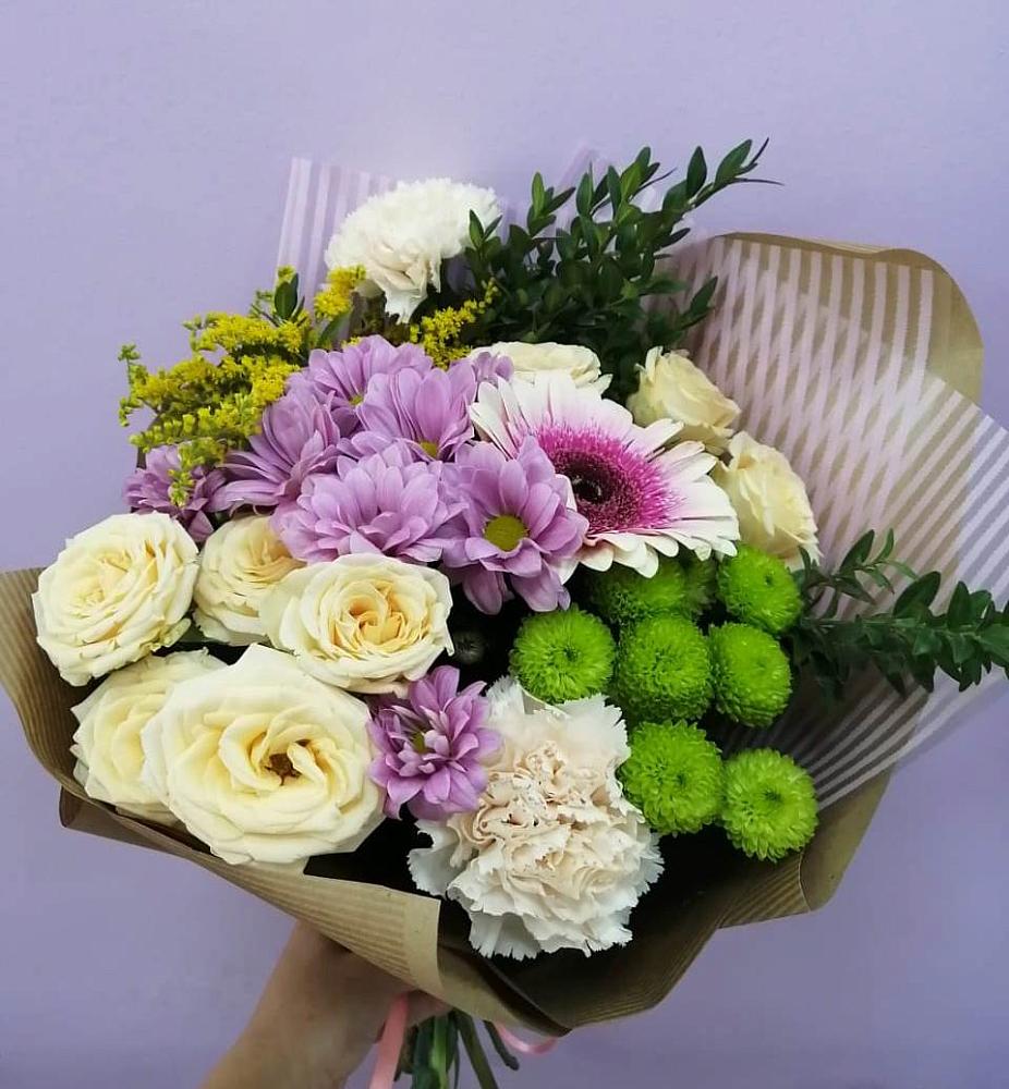 Букет цветов из: Хризантемы, Розы, Гвоздики и Герберы в Тайге