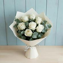 Букет Белые розы в Эвкалипте в Тайге