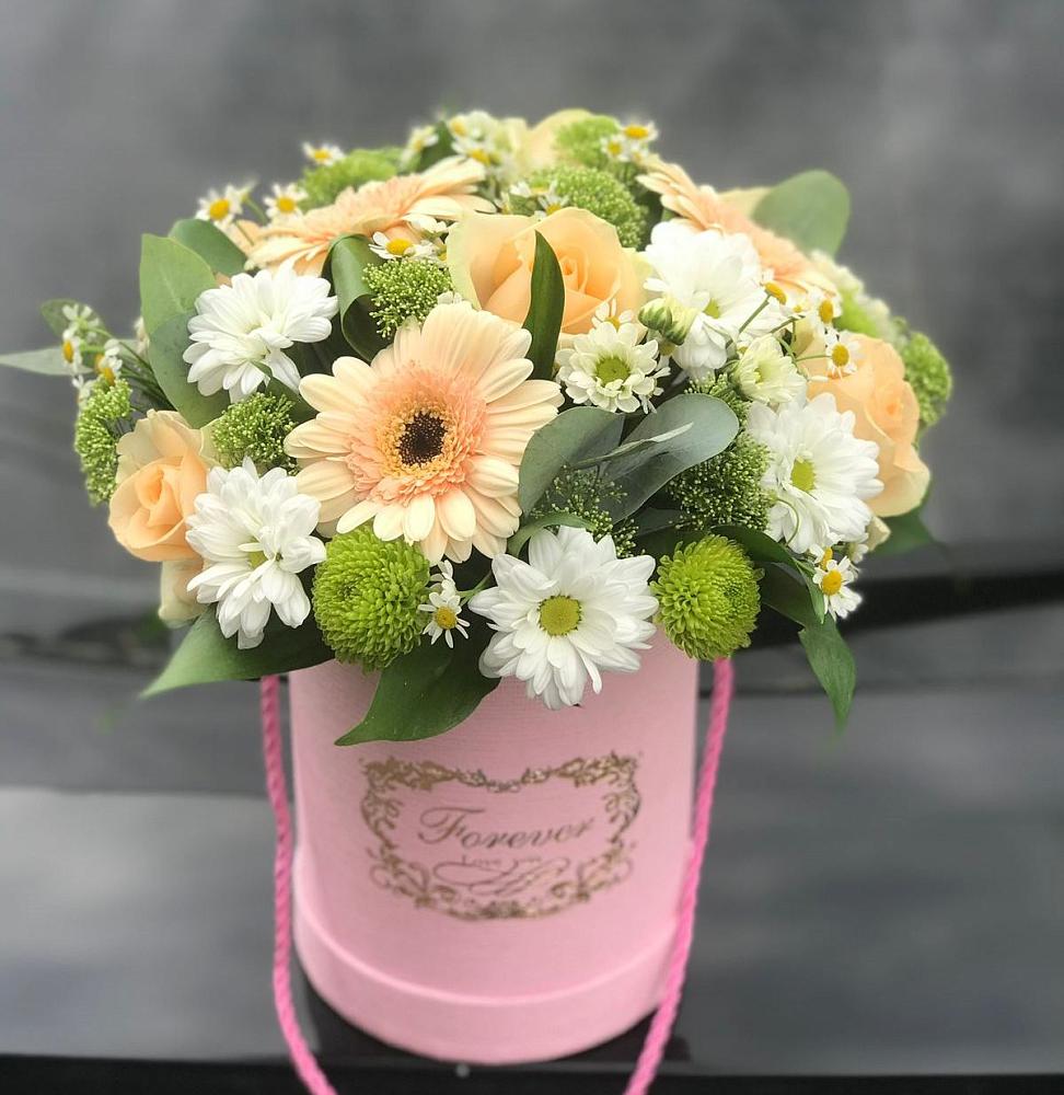 Цветочная композиция из Розы, Герберы и Хризантемы в шляпной коробке в Тайге